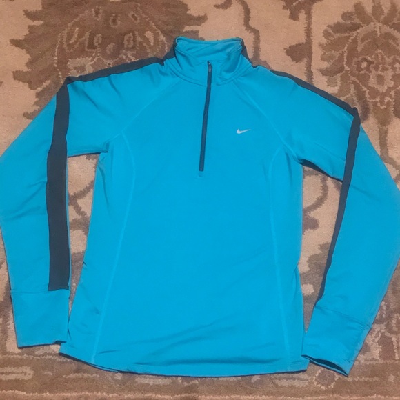 Nike Jackets & Blazers - 🔥2 for $30🔥Women’s Nike Jacket
